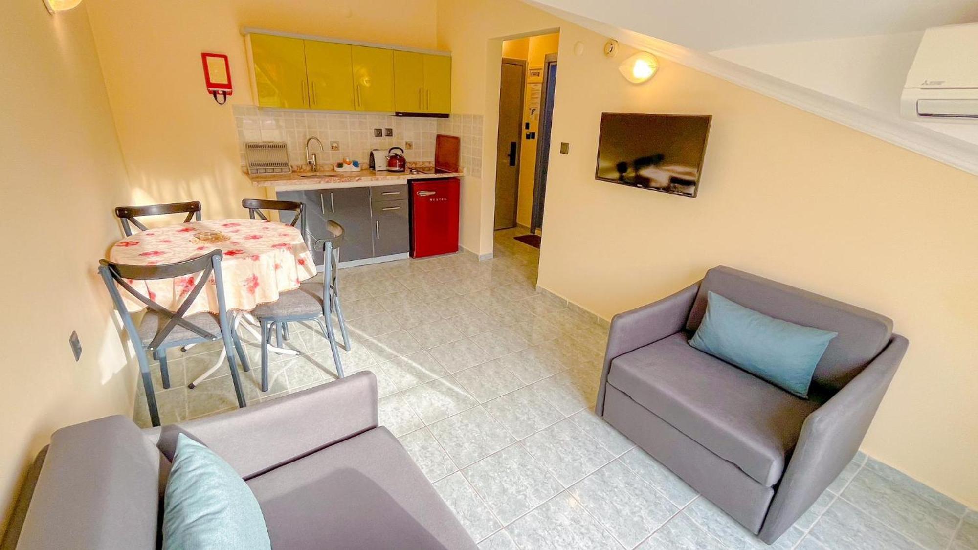 Ozlem 2 Apart Hotel 马尔马里斯 外观 照片