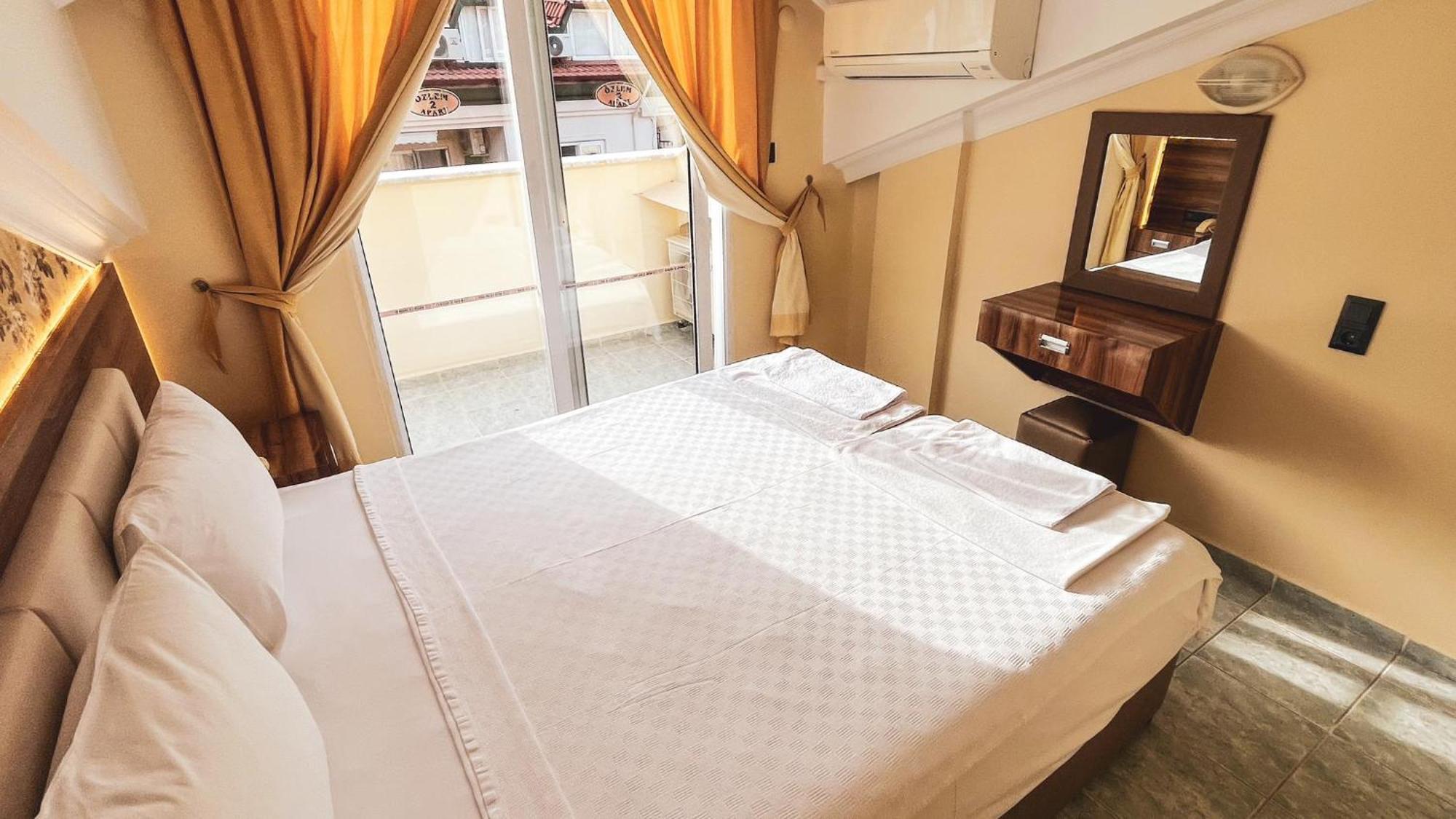 Ozlem 2 Apart Hotel 马尔马里斯 外观 照片